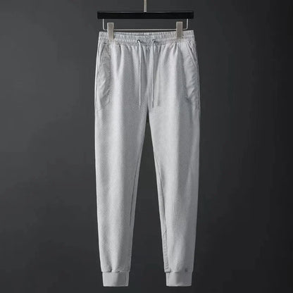 Eleganter Herren Trainingsanzug