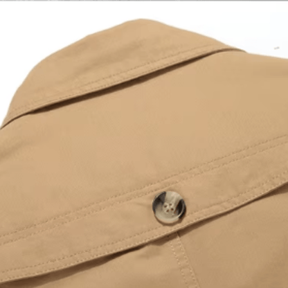 Eleganter Gepolsterter Trenchcoat Von Alder 
